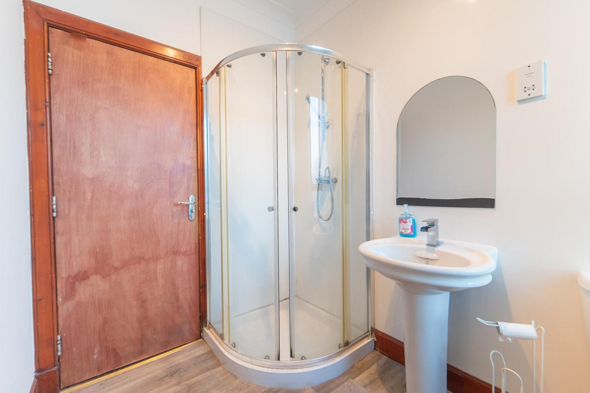 Prime Location Rooms In High Street ฟอร์ตวิลเลียม ภายนอก รูปภาพ