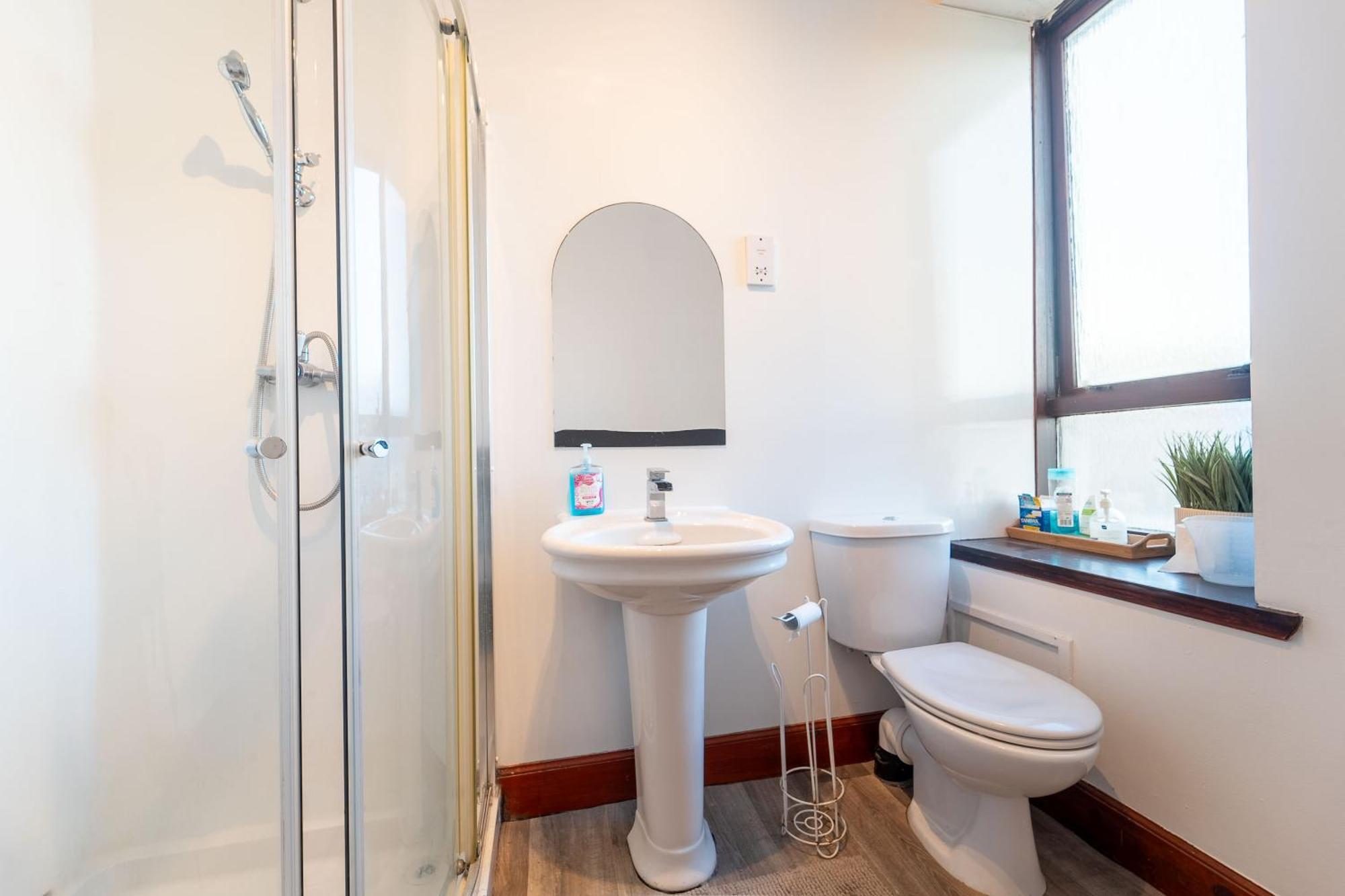 Prime Location Rooms In High Street ฟอร์ตวิลเลียม ภายนอก รูปภาพ