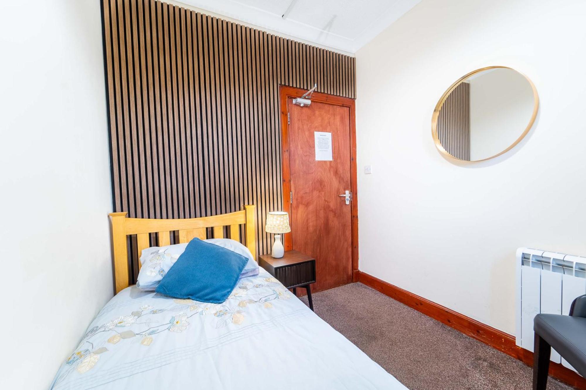 Prime Location Rooms In High Street ฟอร์ตวิลเลียม ภายนอก รูปภาพ