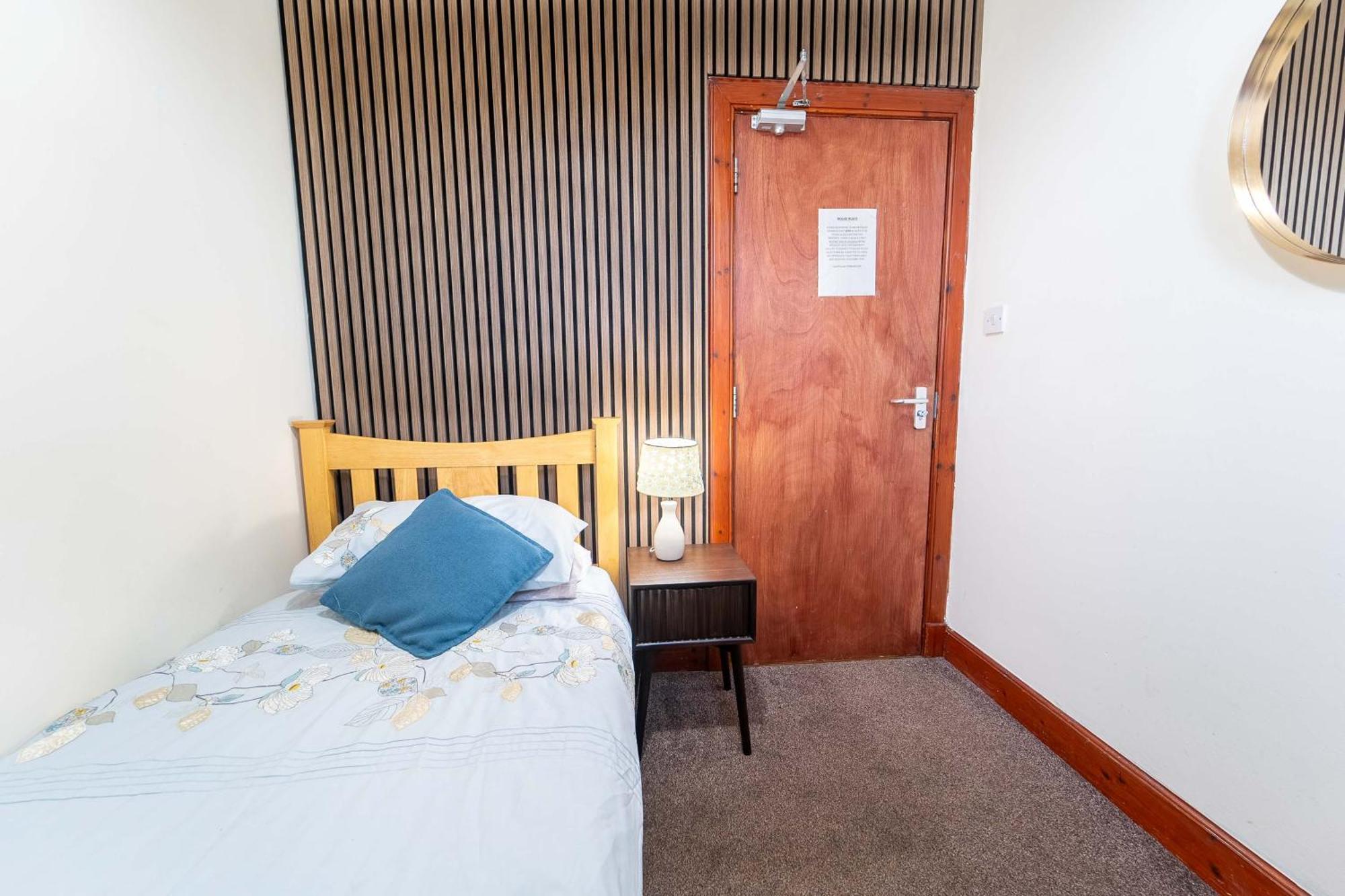 Prime Location Rooms In High Street ฟอร์ตวิลเลียม ภายนอก รูปภาพ